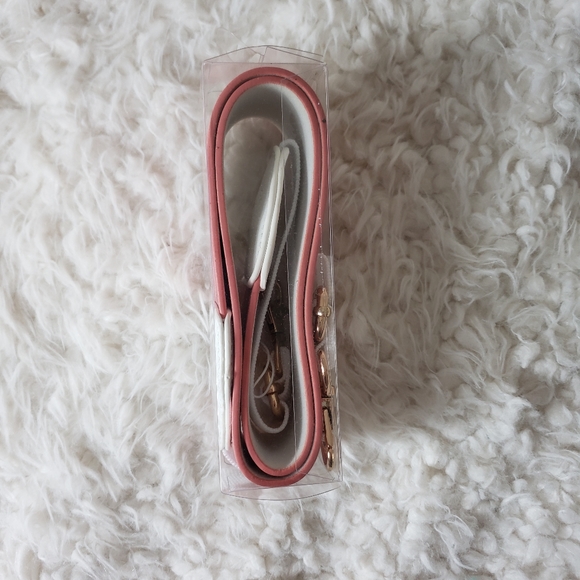 🆕️ heidi swapp • rose gold instax camera strap - Picture 3 of 4